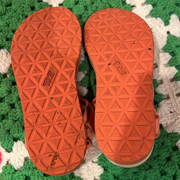 Teva Flatform sz 8 women’s - Picture 2 of 4